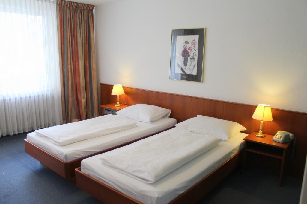 Hotel Acon Dusseldorf Room photo